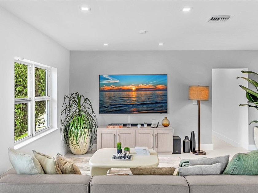 Welcome to this exceptional newly renovated modern luxury - photo 11