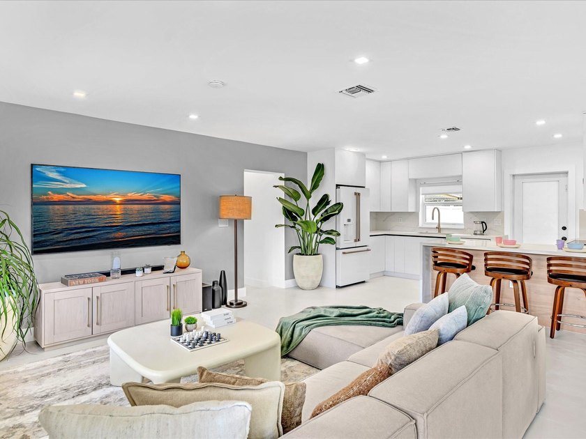 Welcome to this exceptional newly renovated modern luxury - photo 12