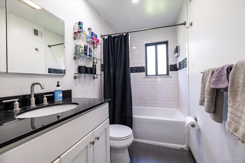 Welcome to the Glen! This two-level townhome boasts 1500+ square - photo 13