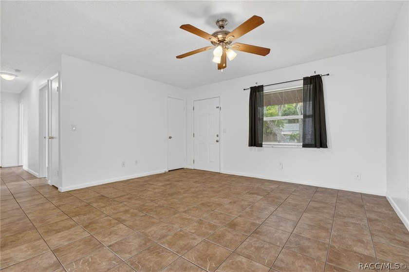 Welcome to this beautifully updated 3-bedroom, 2-bathroom home - photo 13