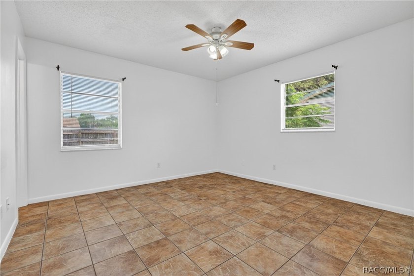Welcome to this beautifully updated 3-bedroom, 2-bathroom home - photo 17