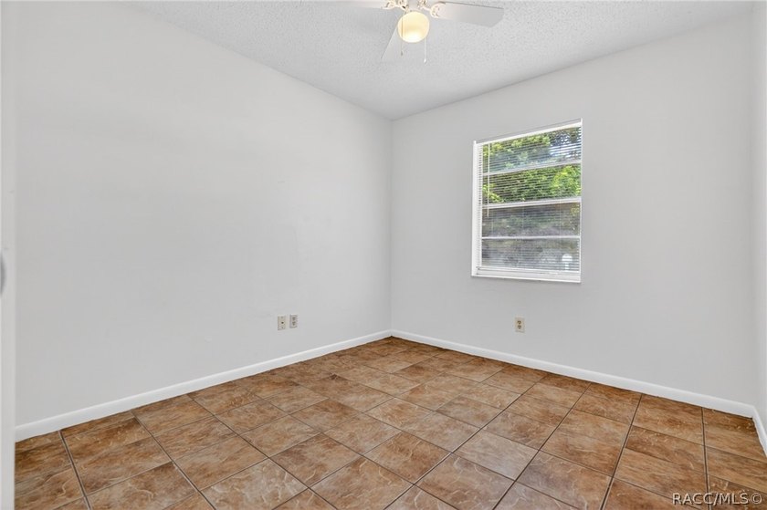 Welcome to this beautifully updated 3-bedroom, 2-bathroom home - photo 20