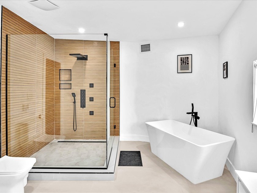 Welcome to this exceptional newly renovated modern luxury - photo 20