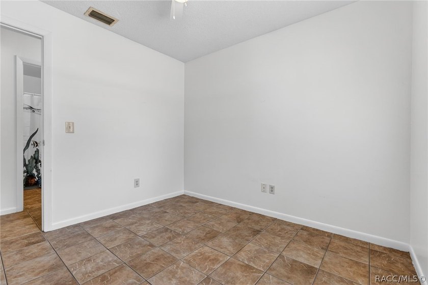 Welcome to this beautifully updated 3-bedroom, 2-bathroom home - photo 21