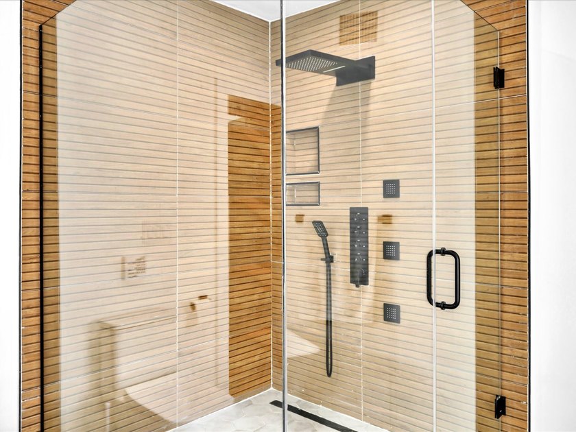 Welcome to this exceptional newly renovated modern luxury - photo 21
