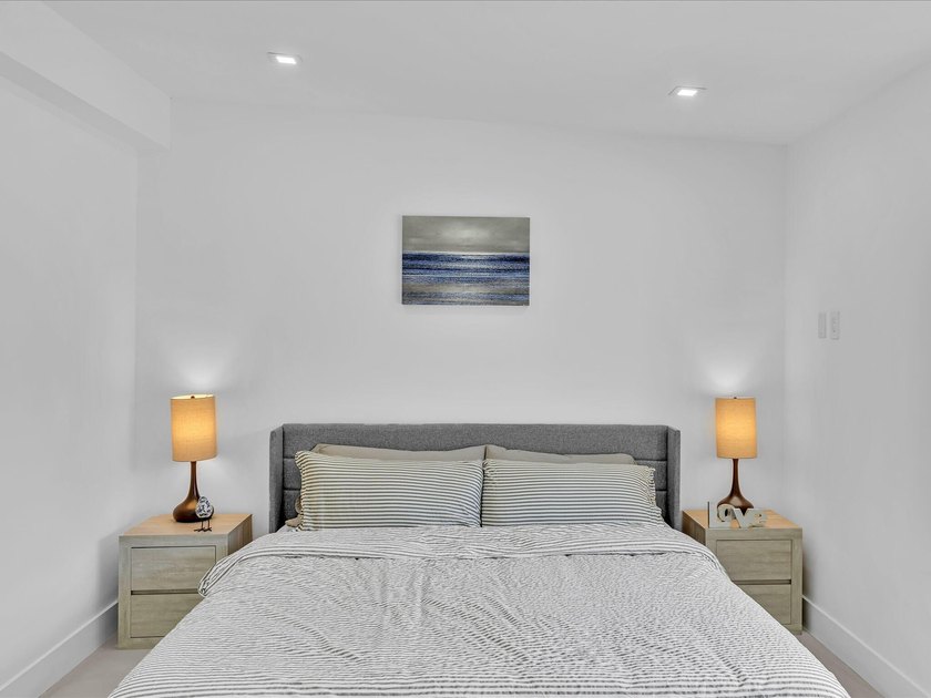 Welcome to this exceptional newly renovated modern luxury - photo 22