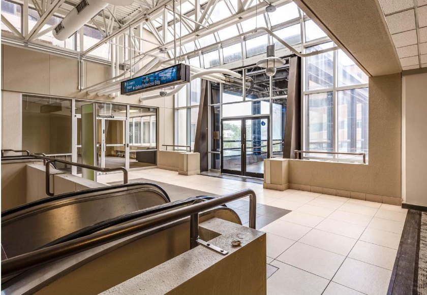 -Fully vacant 122,084 SF medical office building in Downtown St - photo 13