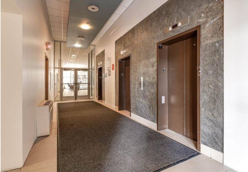 -Fully vacant 122,084 SF medical office building in Downtown St - photo 28