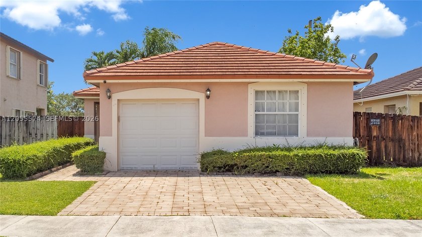 Stunning one-story 3-bedroom, 2-bath home in sought-after Oak - photo 31