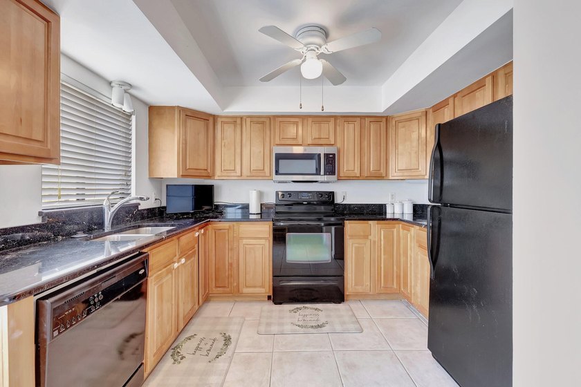 Beautiful 3 bedroom 2 bath furnished ''Catamaran I '' condo at - photo 9
