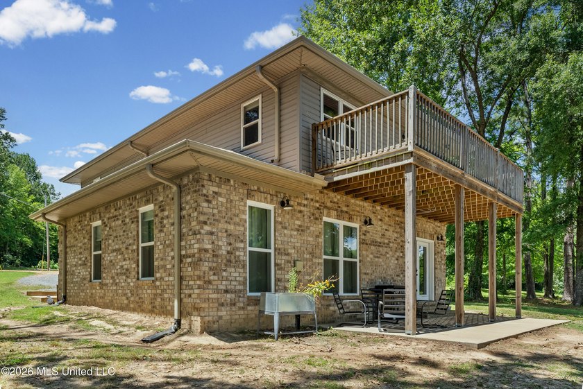 Welcome to 94 Walsh Road in Coldwater, where peaceful waterfront - photo 3