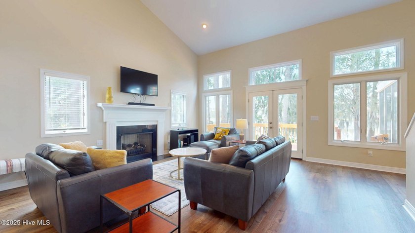 Don't miss this rare opportunity to own a waterfront home with a - photo 4