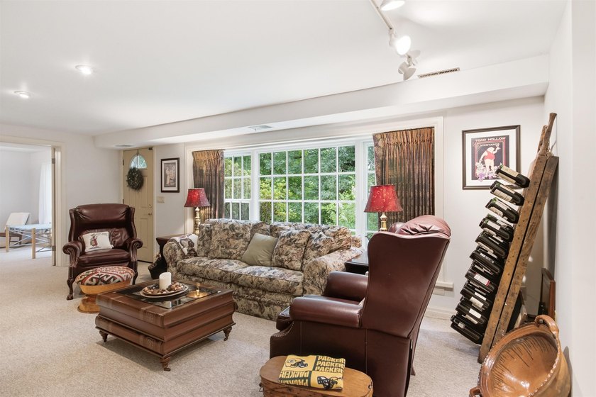 This spacious Cape Cod home offers 5,400 SF, including 4 - photo 33