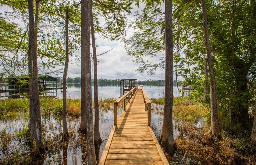 This is the custom home you've been looking for at Lake - photo 47