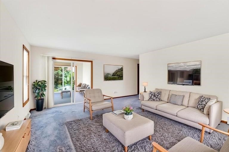 Perfectly situated in the popular Fieldstone neighborhood, this - photo 11