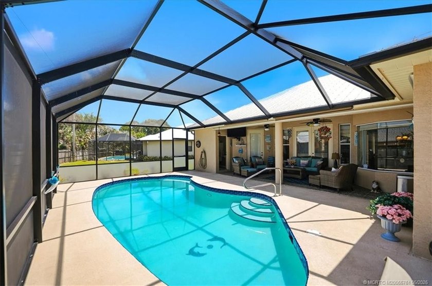 Welcome to this stunning 3 bedroom, 2.5 baths POOL home at - photo 4