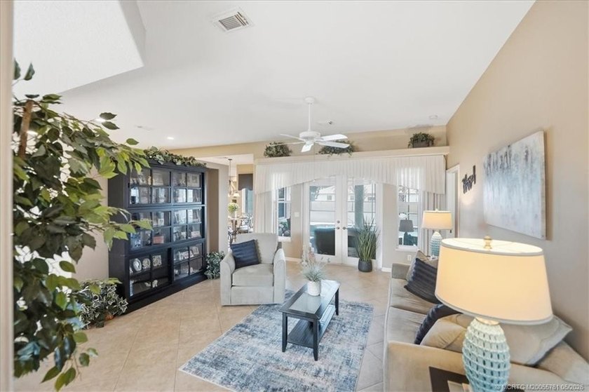 Welcome to this stunning 3 bedroom, 2.5 baths POOL home at - photo 9