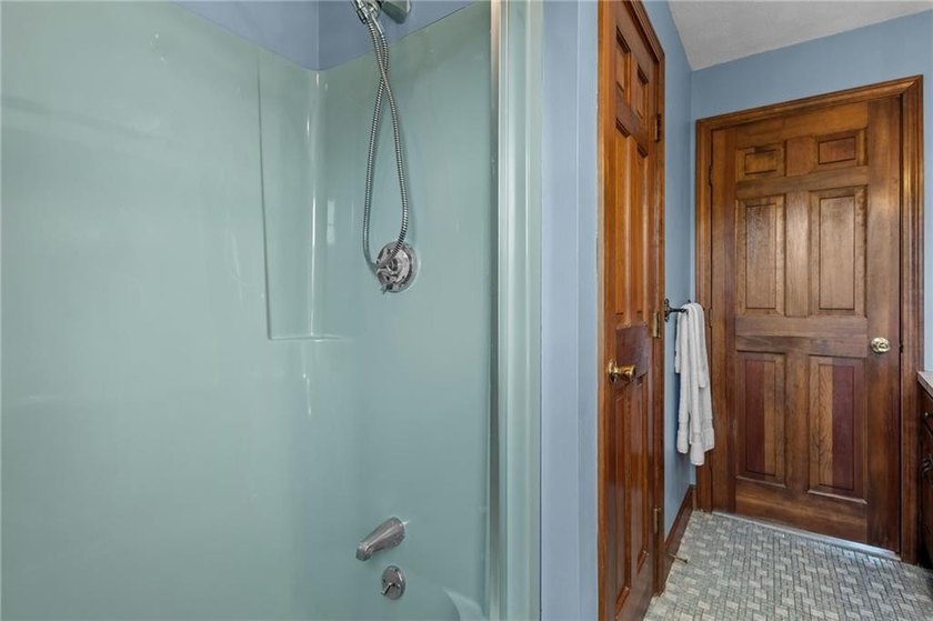 Welcome to a stately home ideally sited in desirable Ferncliffe - photo 30