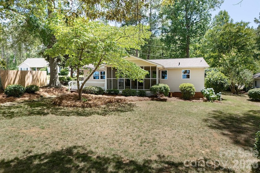 Lake Tillery sunsets, gentle waters, and a beautifully shaded - photo 31