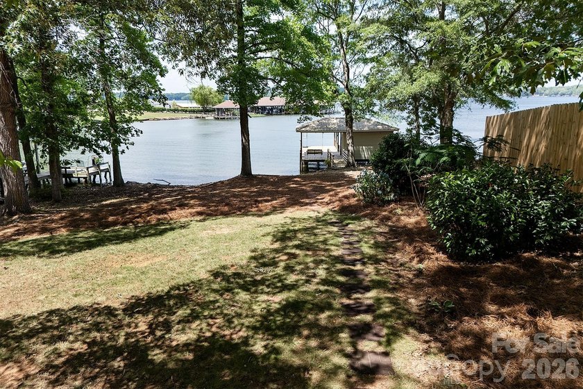 Lake Tillery sunsets, gentle waters, and a beautifully shaded - photo 32