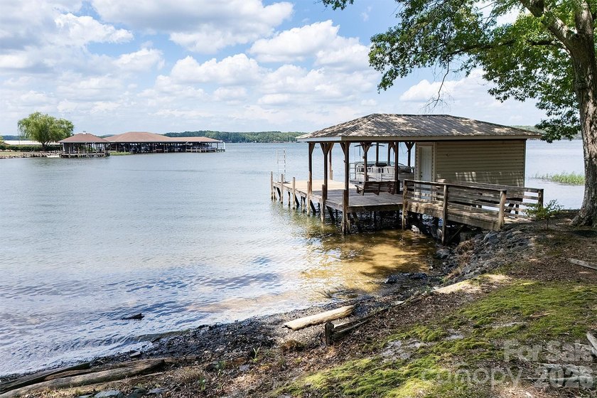 Lake Tillery sunsets, gentle waters, and a beautifully shaded - photo 33