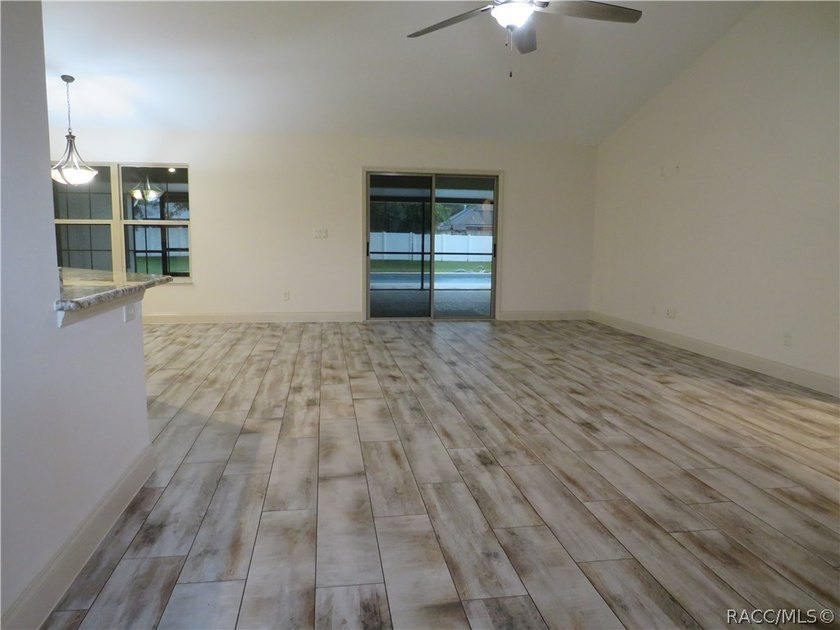 Welcome to a home designed for those who value comfort, privacy - photo 6
