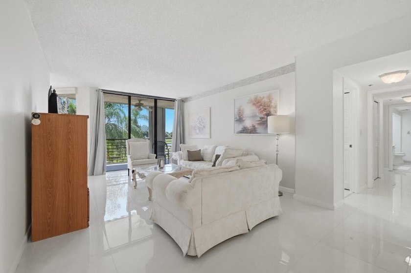 Beautiful 2nd floor 2-bedroom, 2-bath condo in Senior Community - photo 9