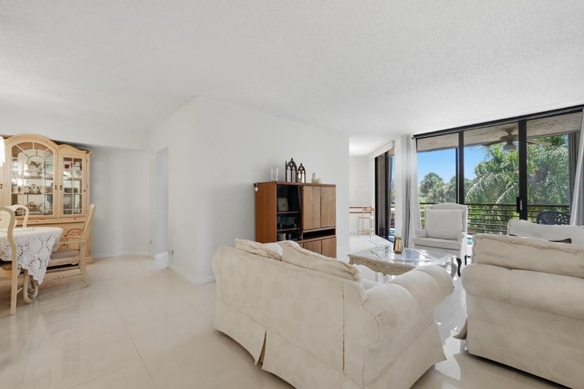 Beautiful 2nd floor 2-bedroom, 2-bath condo in Senior Community - photo 10