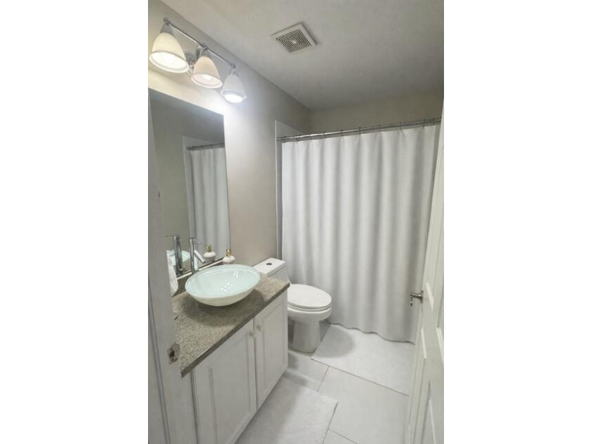 Move-in ready 3-bedroom, 2-bath home in the desirable gated - photo 14