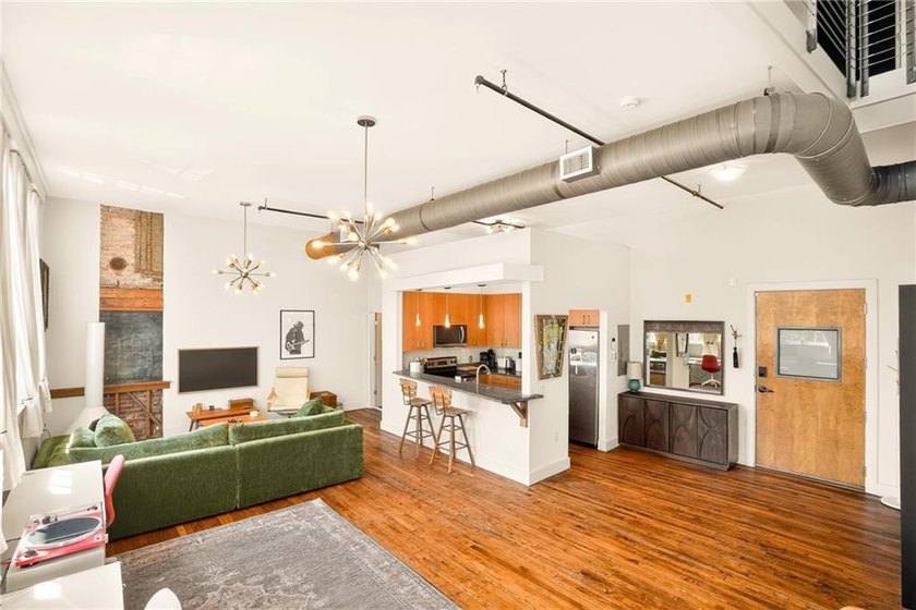 School House Rock! | Historic Top-Floor Loft in the Heart of - photo 15