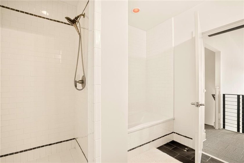 School House Rock! | Historic Top-Floor Loft in the Heart of - photo 31