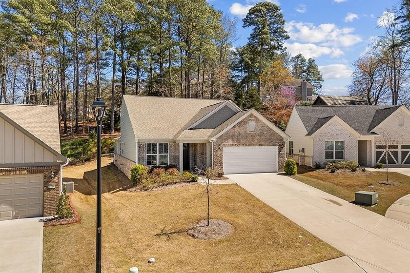 Welcome to your dream home in Lakecrest, an exclusive 55+ active - photo 3