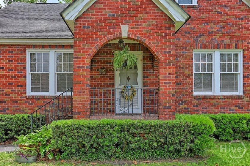 Fantastic Brick Bungalow In The Ardsley Park Area. The Home Has - photo 4