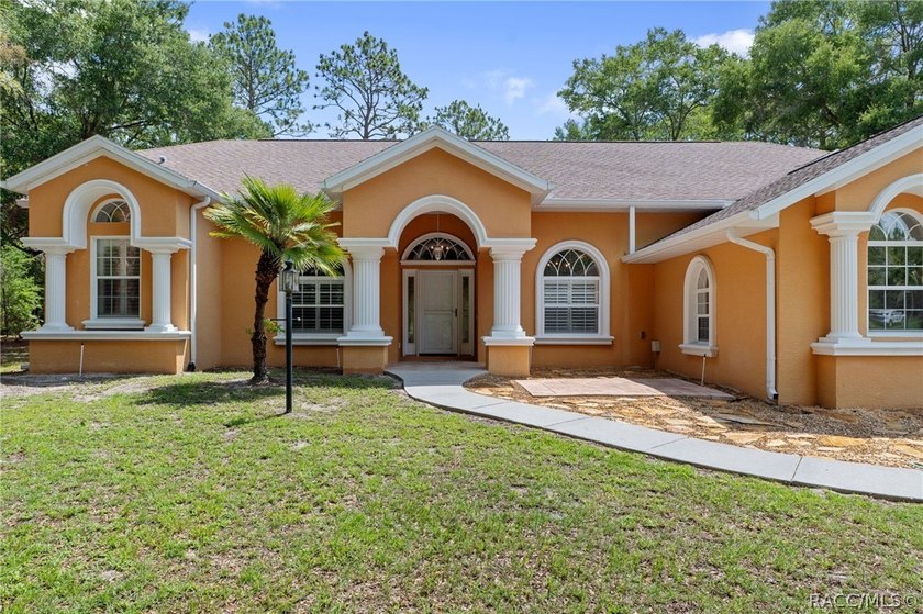 Welcome home to this beautifully maintained 2,299 sq. ft - photo 2