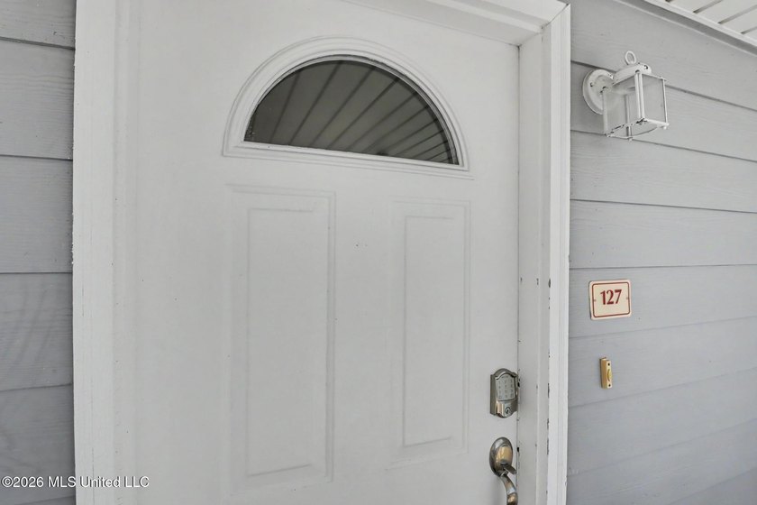Looking for an affordable beach getaway that is walking distance - photo 4
