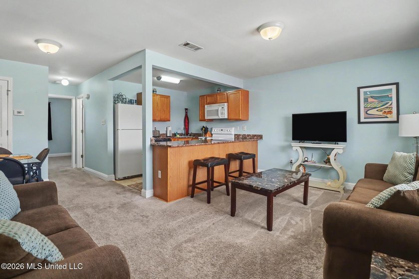 Looking for an affordable beach getaway that is walking distance - photo 5