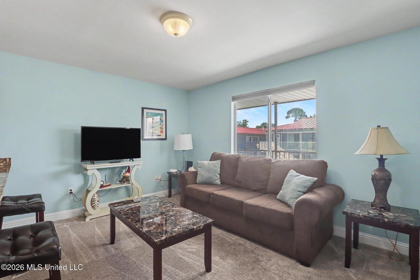 Looking for an affordable beach getaway that is walking distance - photo 7