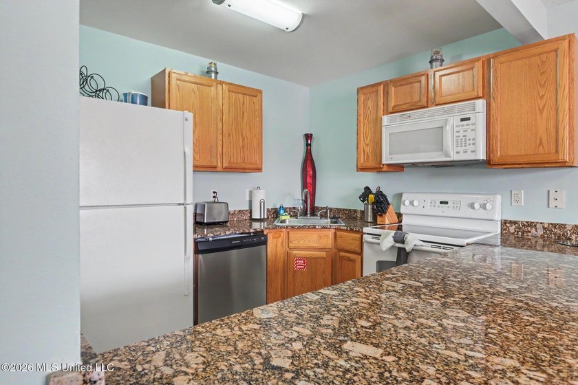 Looking for an affordable beach getaway that is walking distance - photo 8