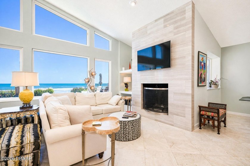 This lovely coastal ocean front home offers 4 bedroom - 3 full - photo 32
