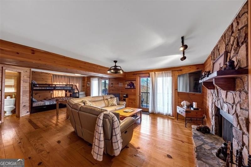Welcome to your mountain sanctuary in the prestigious community - photo 43