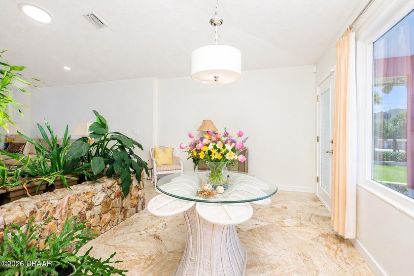 This lovely coastal ocean front home offers 4 bedroom - 3 full - photo 47