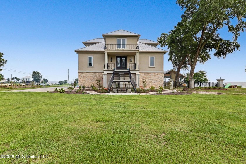 Experience an extraordinary level of privacy, luxury, and - photo 2