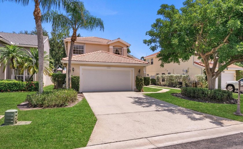 Beautiful, spacious 4-bedroom, 3-bath with a 2-car garage home - photo 4