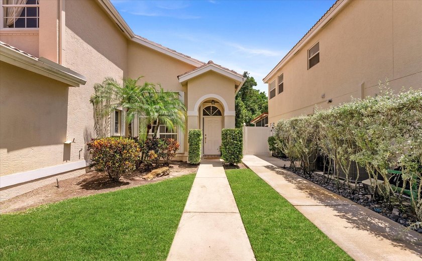 Beautiful, spacious 4-bedroom, 3-bath with a 2-car garage home - photo 5