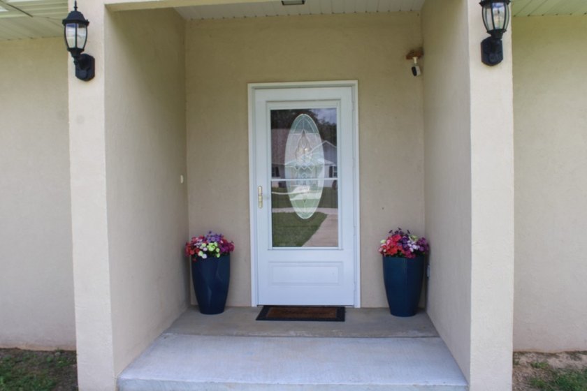 Outstanding Home in Desirable Cottonwood Road Area - Near New - photo 5