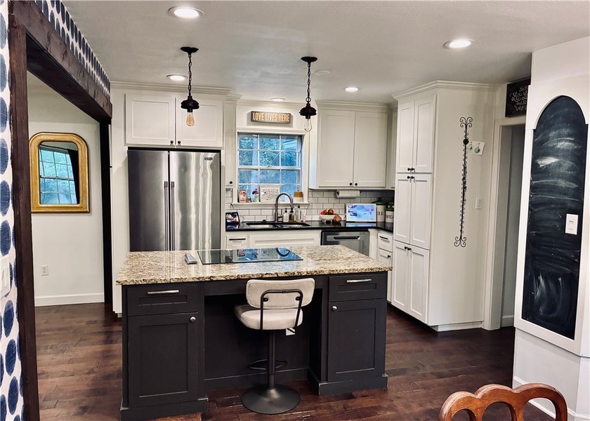If you've been looking for an updated, charming, and spacious - photo 4