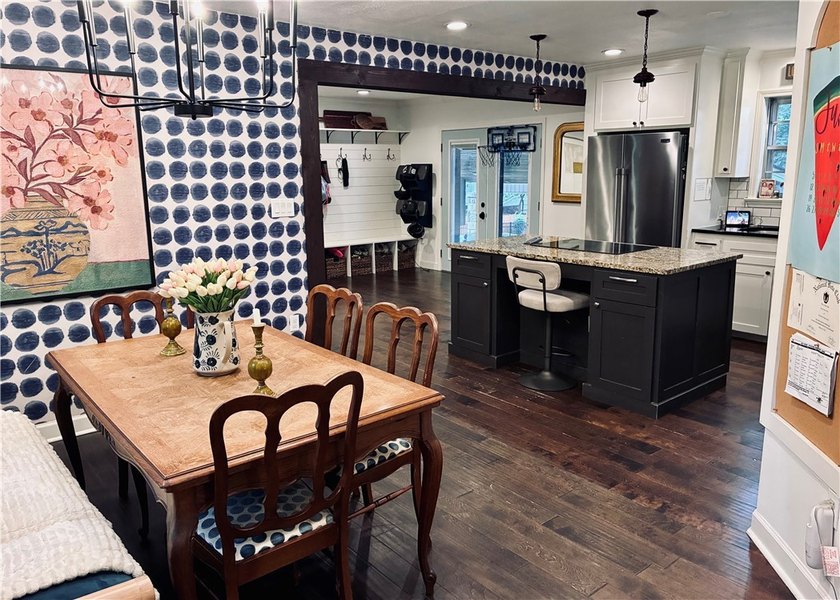 If you've been looking for an updated, charming, and spacious - photo 5
