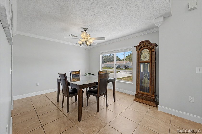 Welcome to this beautifully maintained one-owner pool home - photo 10