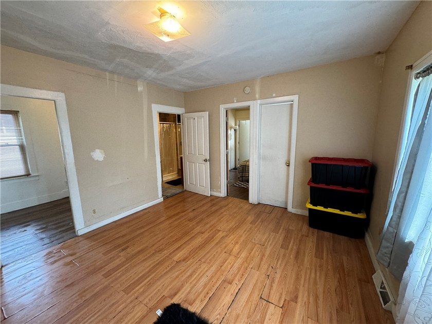 Welcome to 604 Upper Falls Blvd! This home offers two completely - photo 10