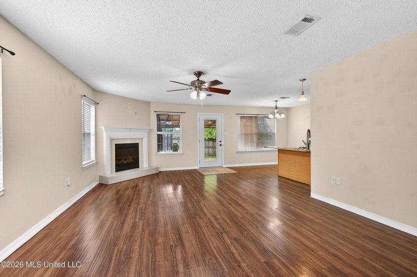 Motivated sellers! This move-in ready property features a new - photo 6